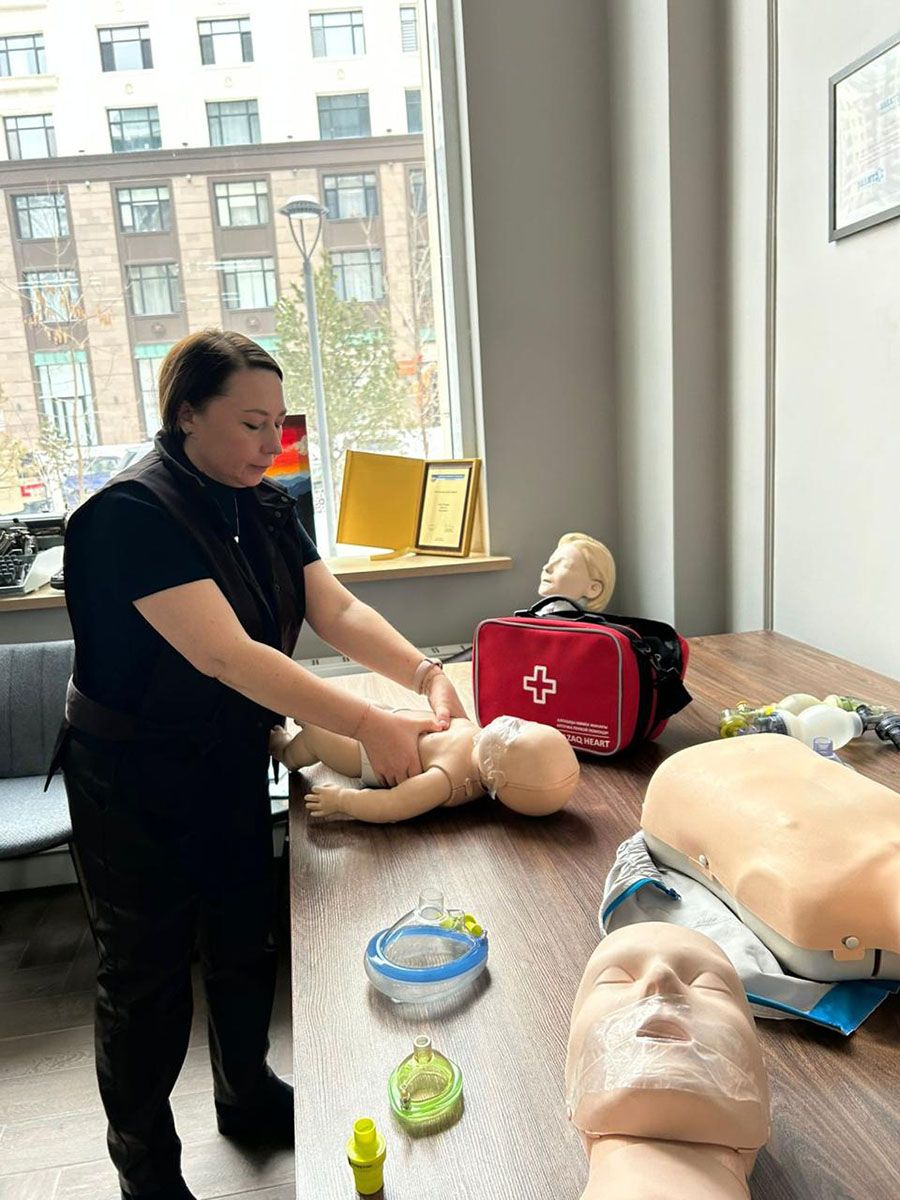 Әлемдік стандарттар бойынша алғашқы көмек: Өскемен ЖЭО қызметкерлері халықаралық сертификаттарға ие болды