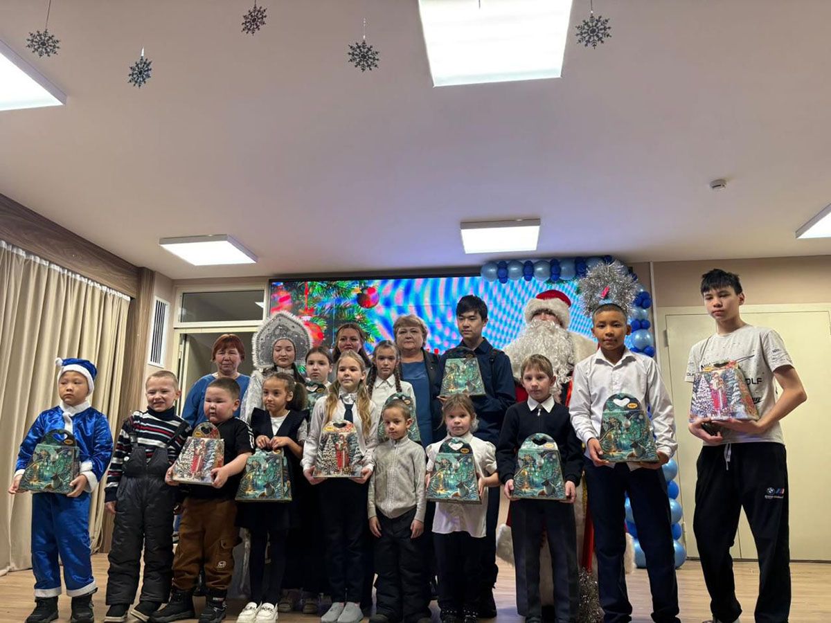 Өскемен ЖЭО балаларға сыйлықтар табыстады