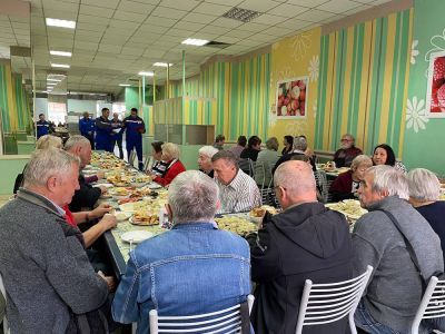УК ТЭЦ поздравила пенсионеров предприятия с международным Днем пожилого человека