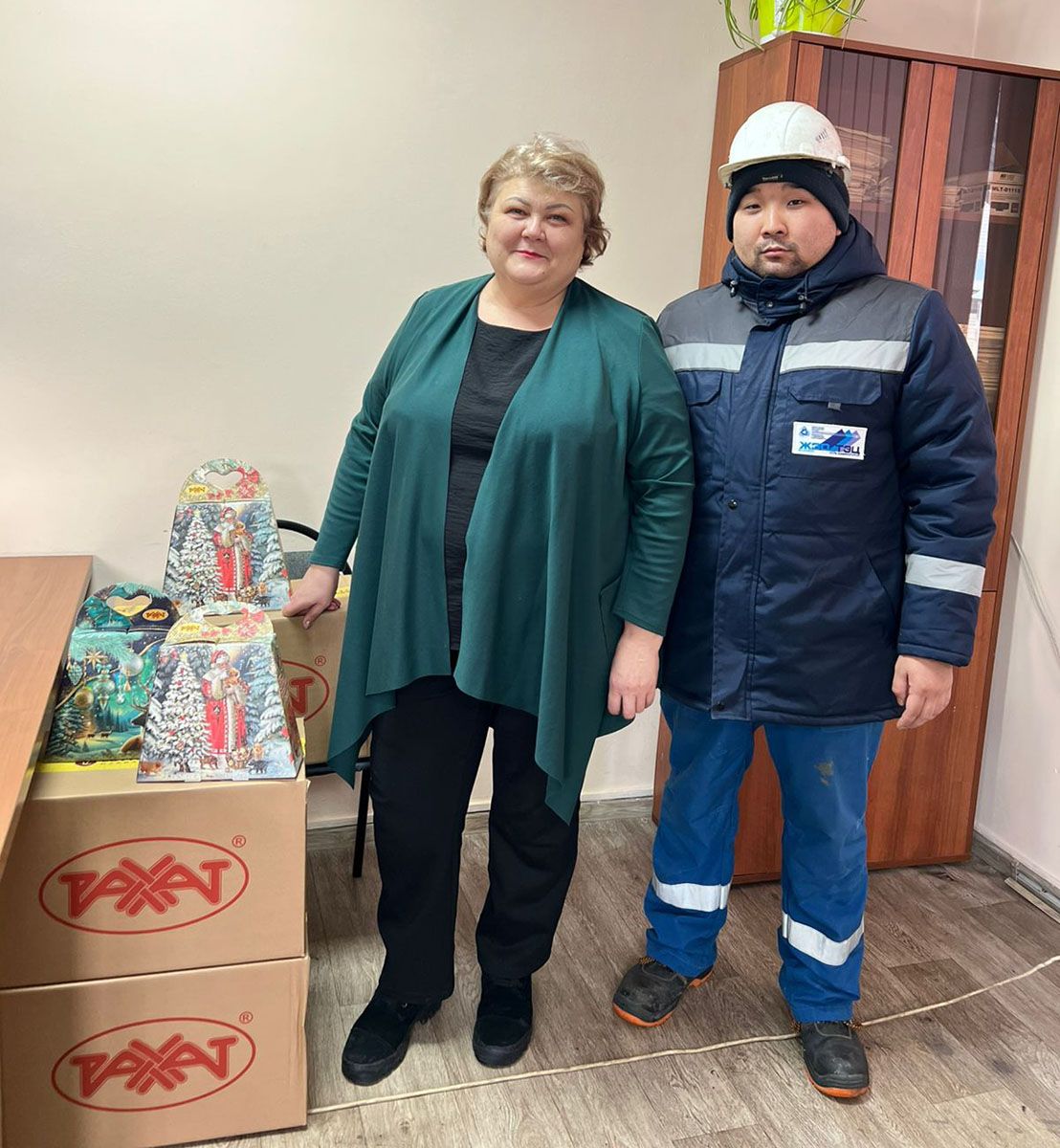 Өскемен ЖЭО балаларға сыйлықтар табыстады