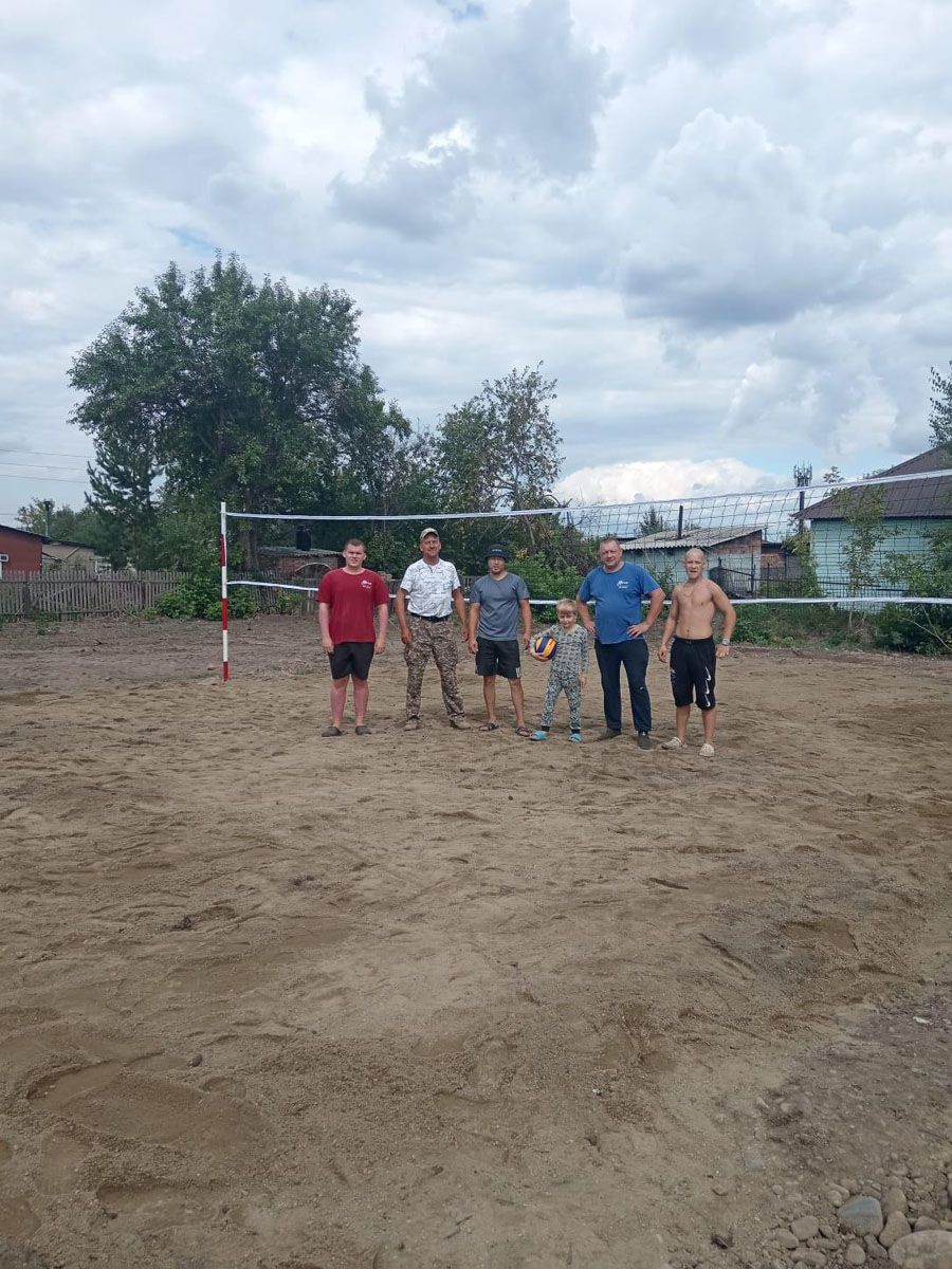 В Степном появилась волейбольная площадка для детей